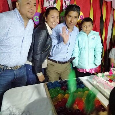 Festejando el cumpleaños de Ximena